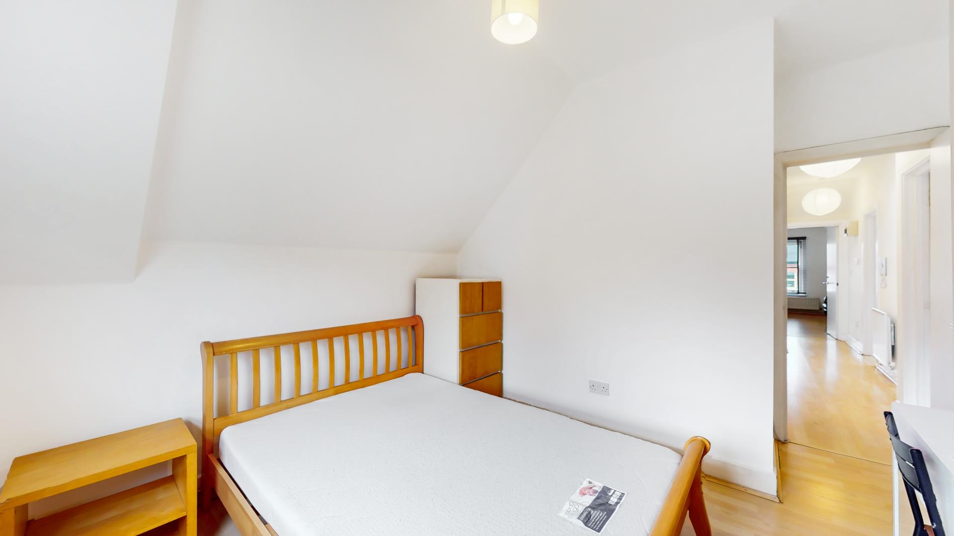Modern Sharers Apartment Minster Road, West Hampstead